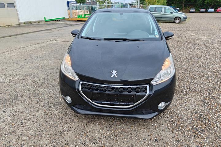Gul Peugeot 208 fra 2014