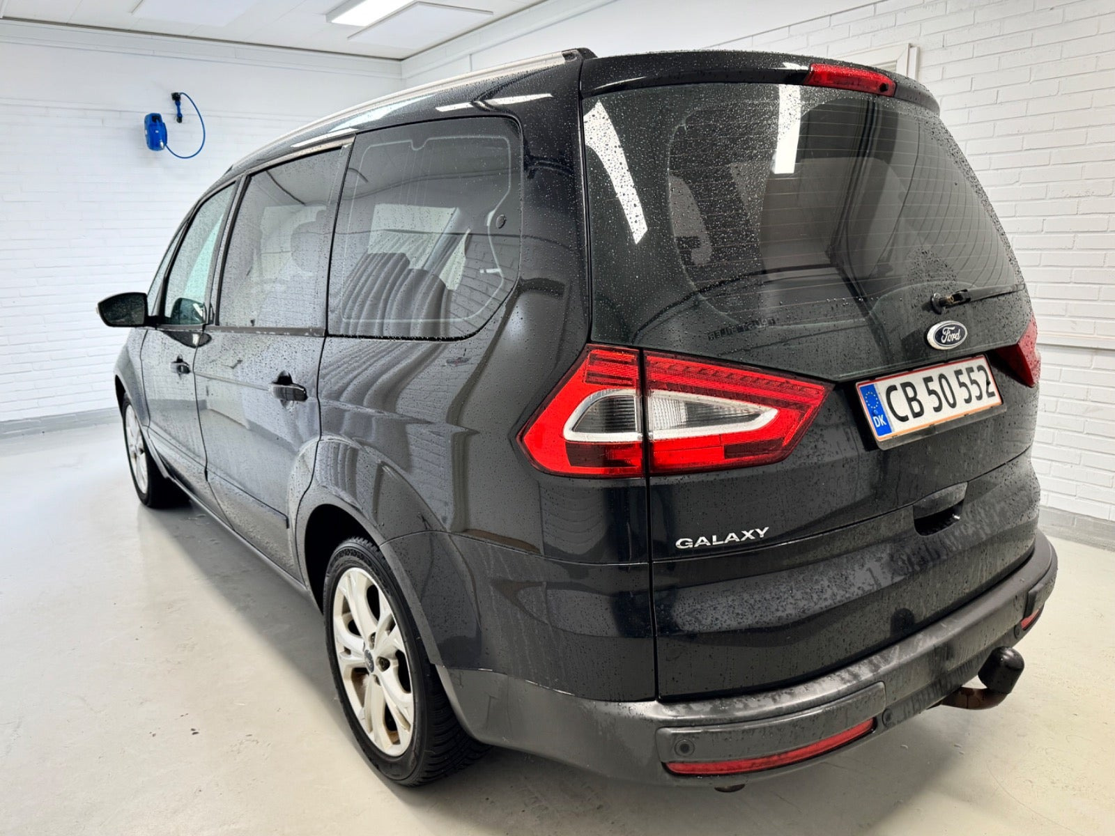 Sort Ford Galaxy fra 2013