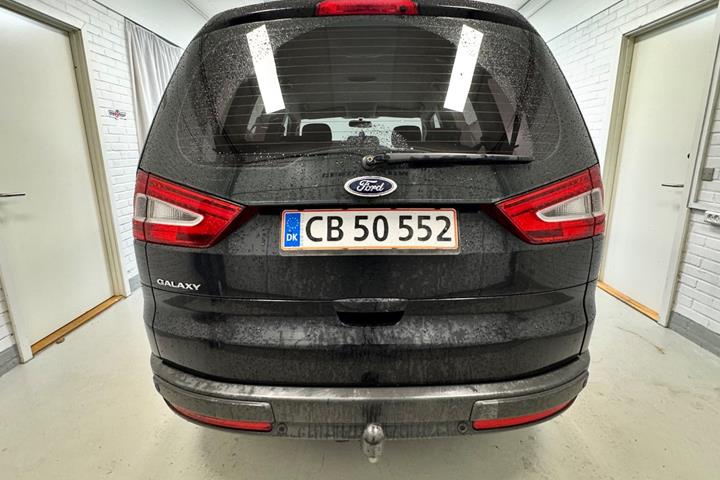 Sort Ford Galaxy fra 2013