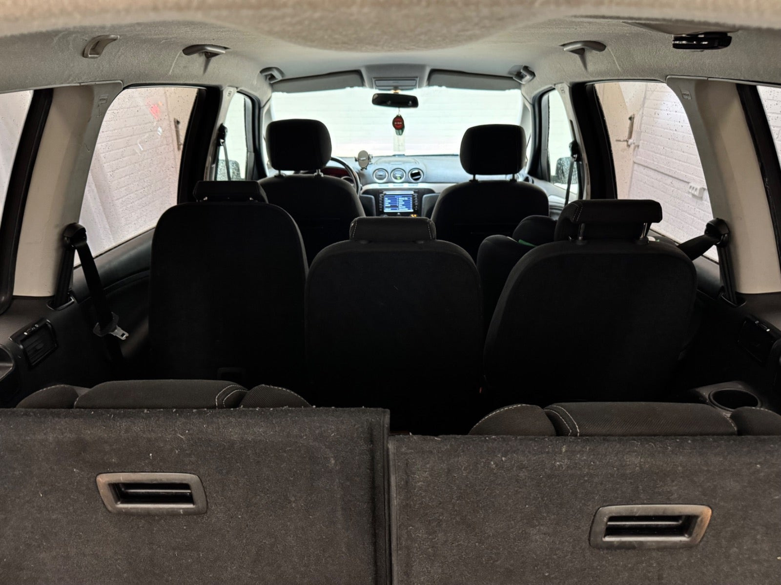 Sort Ford Galaxy fra 2013
