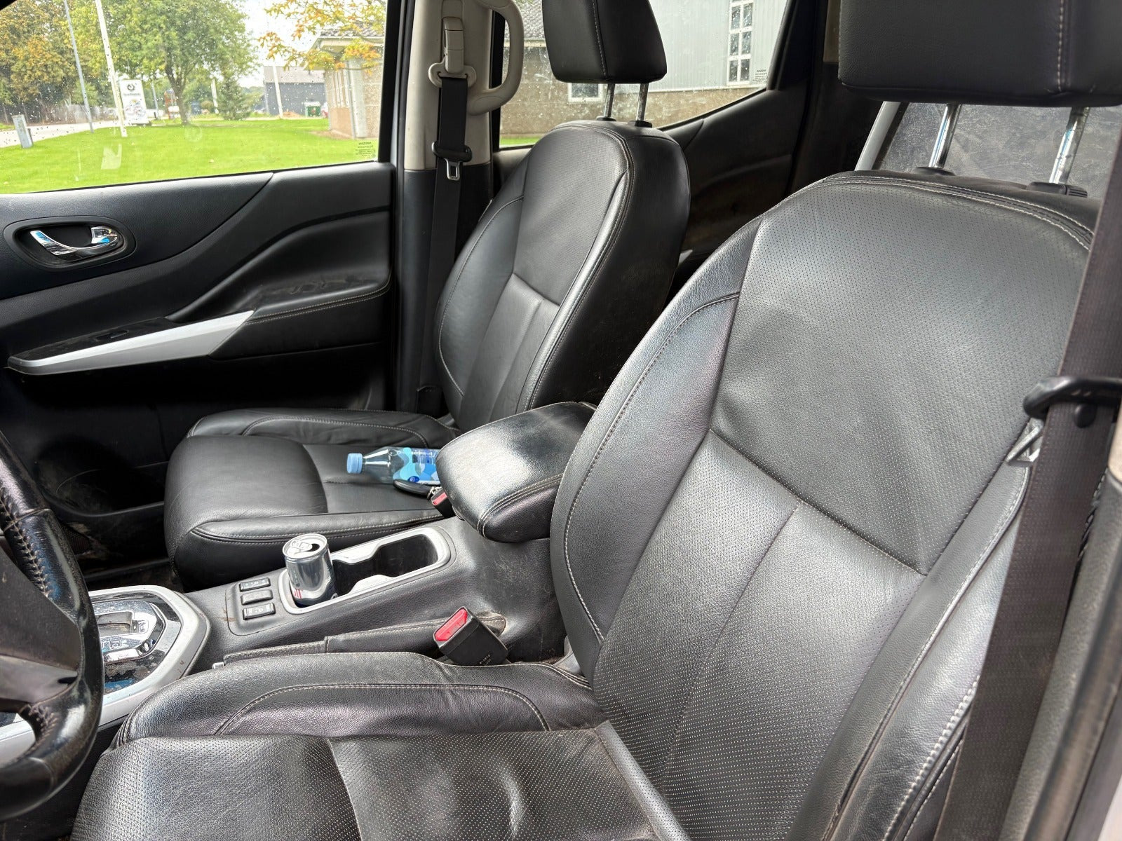 Sølv Nissan Navara fra 2021