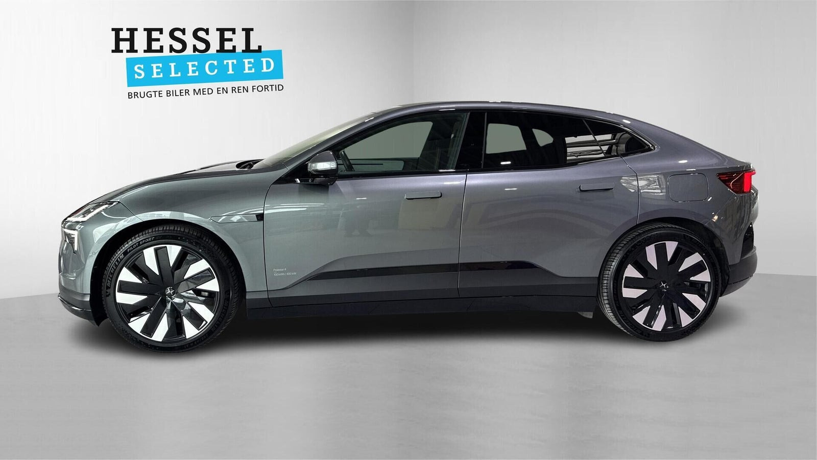 Grå Polestar 4 fra 2025