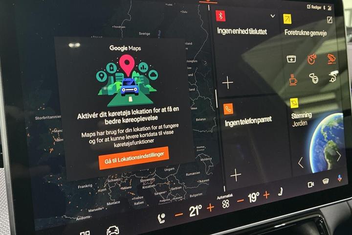 Grå Polestar 4 fra 2025