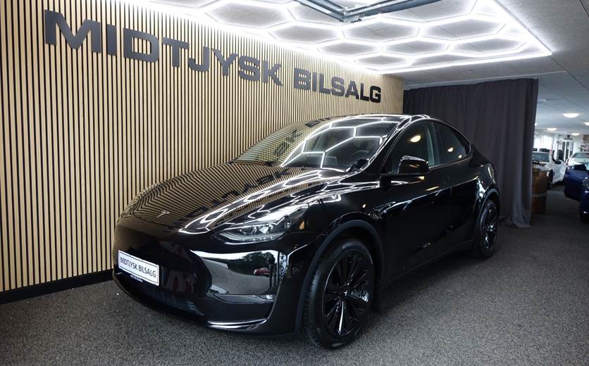 Tesla Model Y Long Range AWD