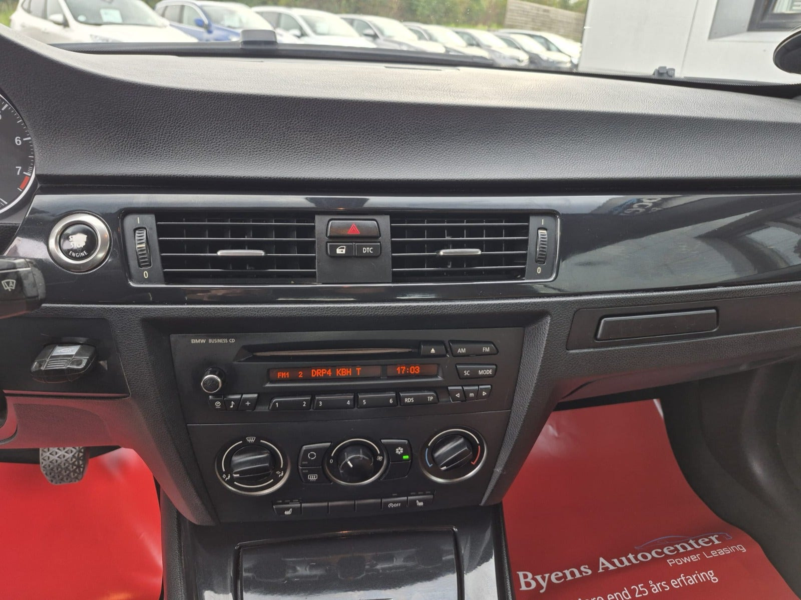 Grå BMW 320i fra 2008