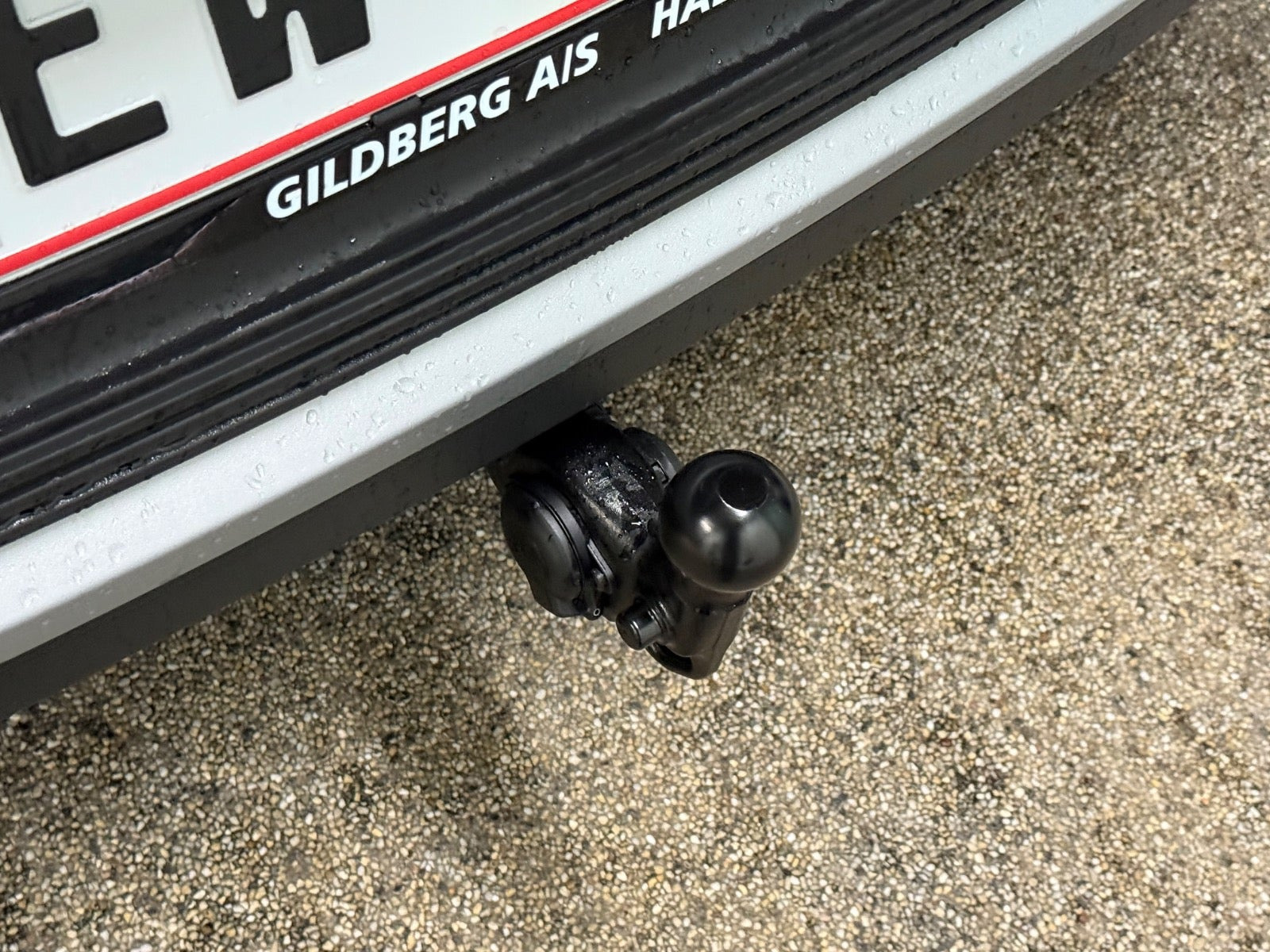 Sort Ford Explorer fra 2026