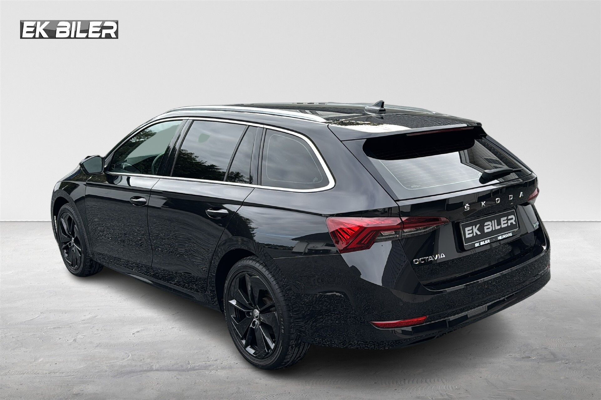 Sort Skoda Octavia fra 2022