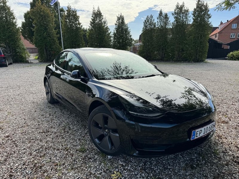 Tesla Model 3 Standard Range, 283ps, 2022