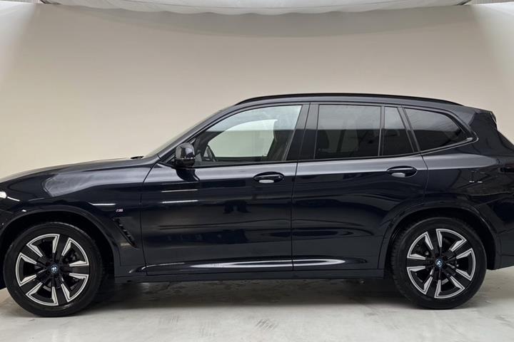 Sort BMW iX3 fra 2023