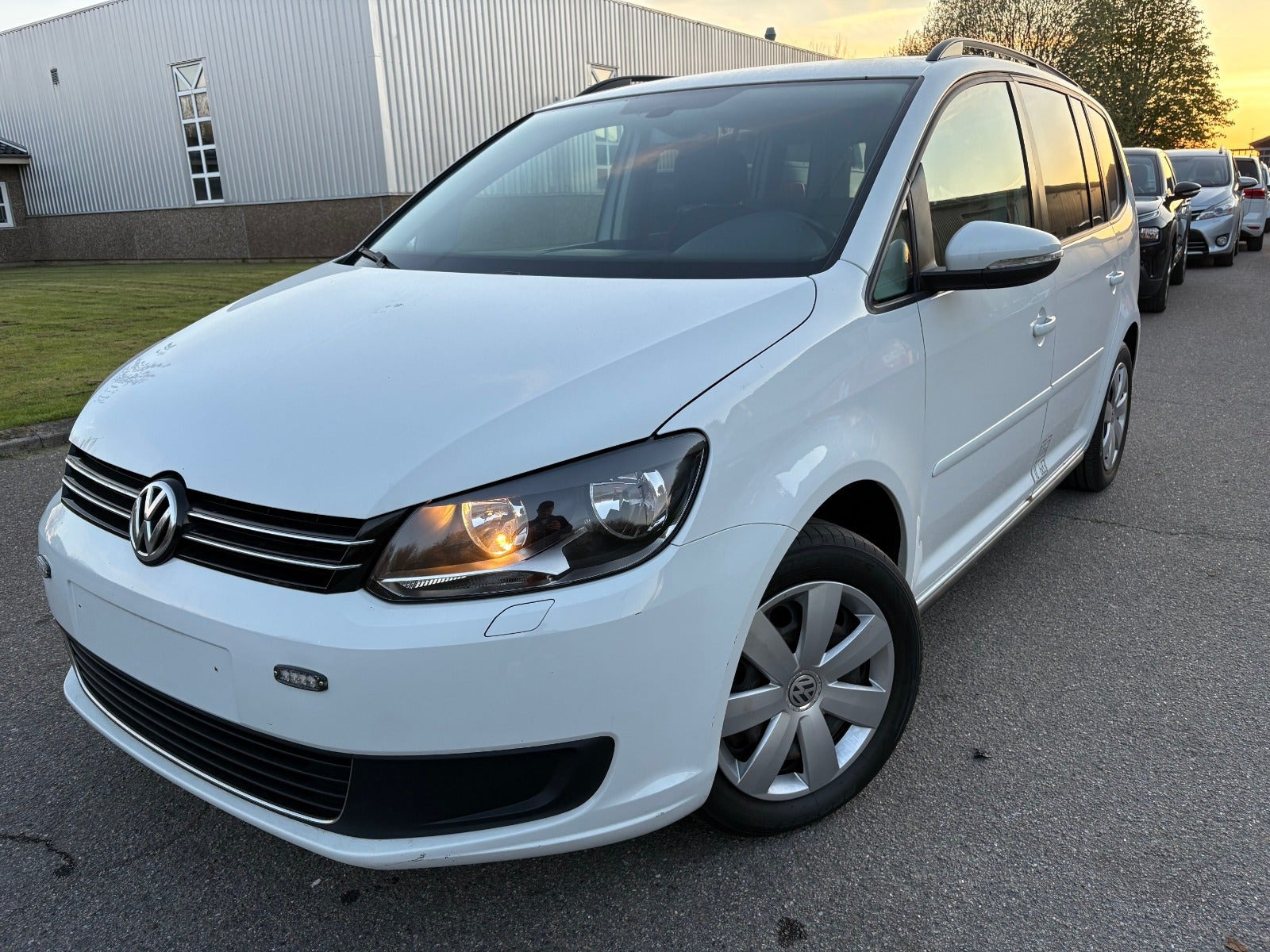Hvid VW Touran fra 2015