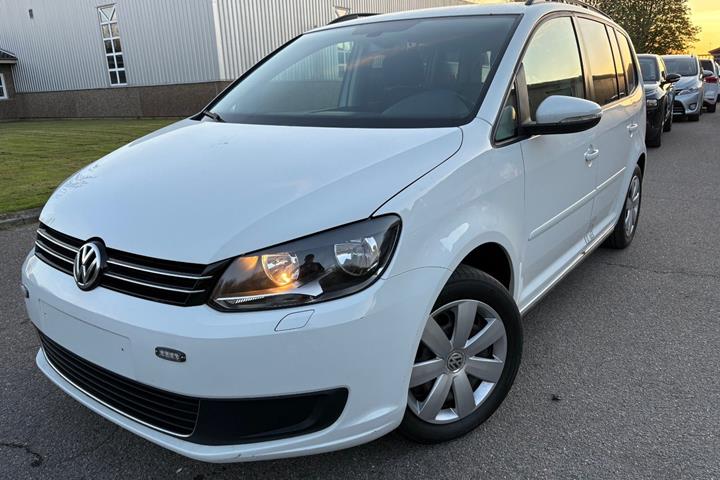 Hvid VW Touran fra 2015
