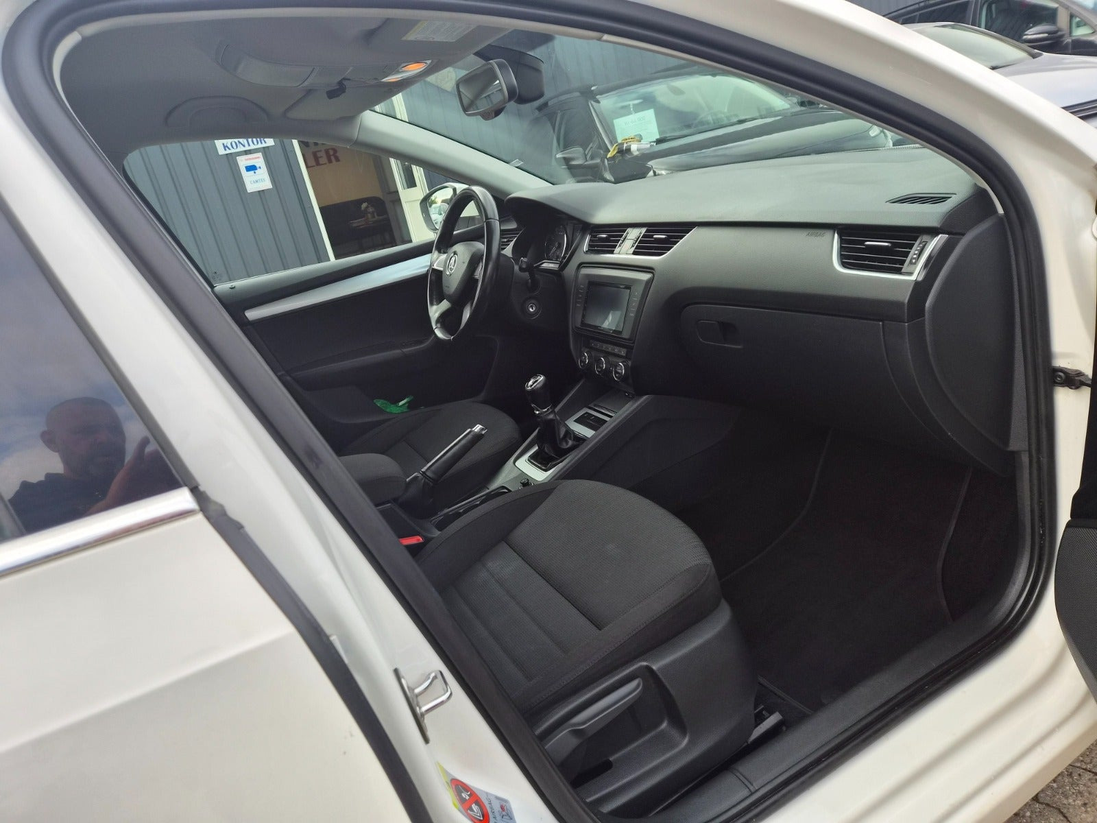 Hvid Skoda Octavia fra 2014