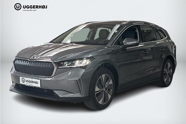 Grå Skoda Enyaq fra 2025 set udefra