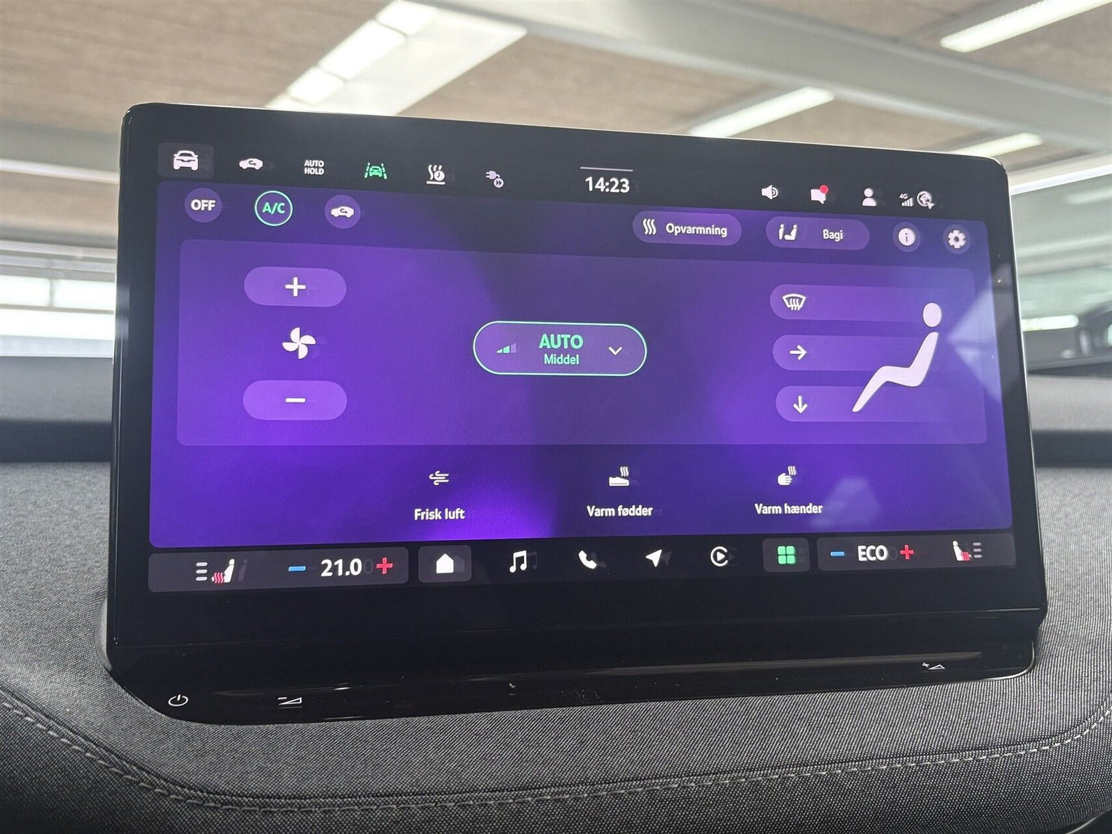 Grå Skoda Enyaq fra 2025