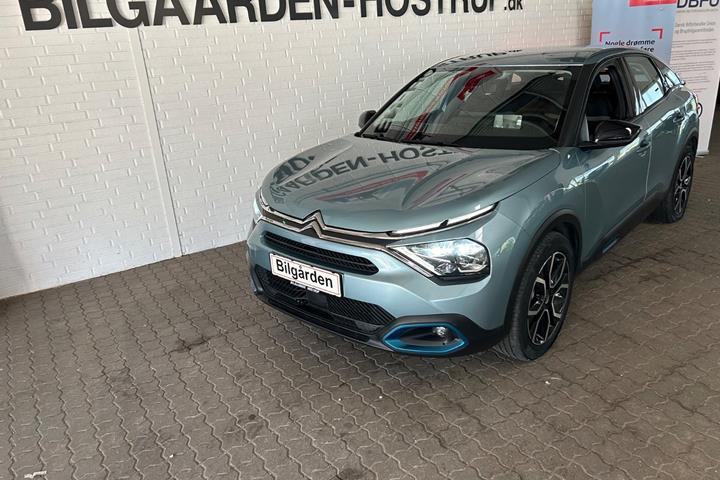 Blå Citroën ë-C4 fra 2022 set udefra