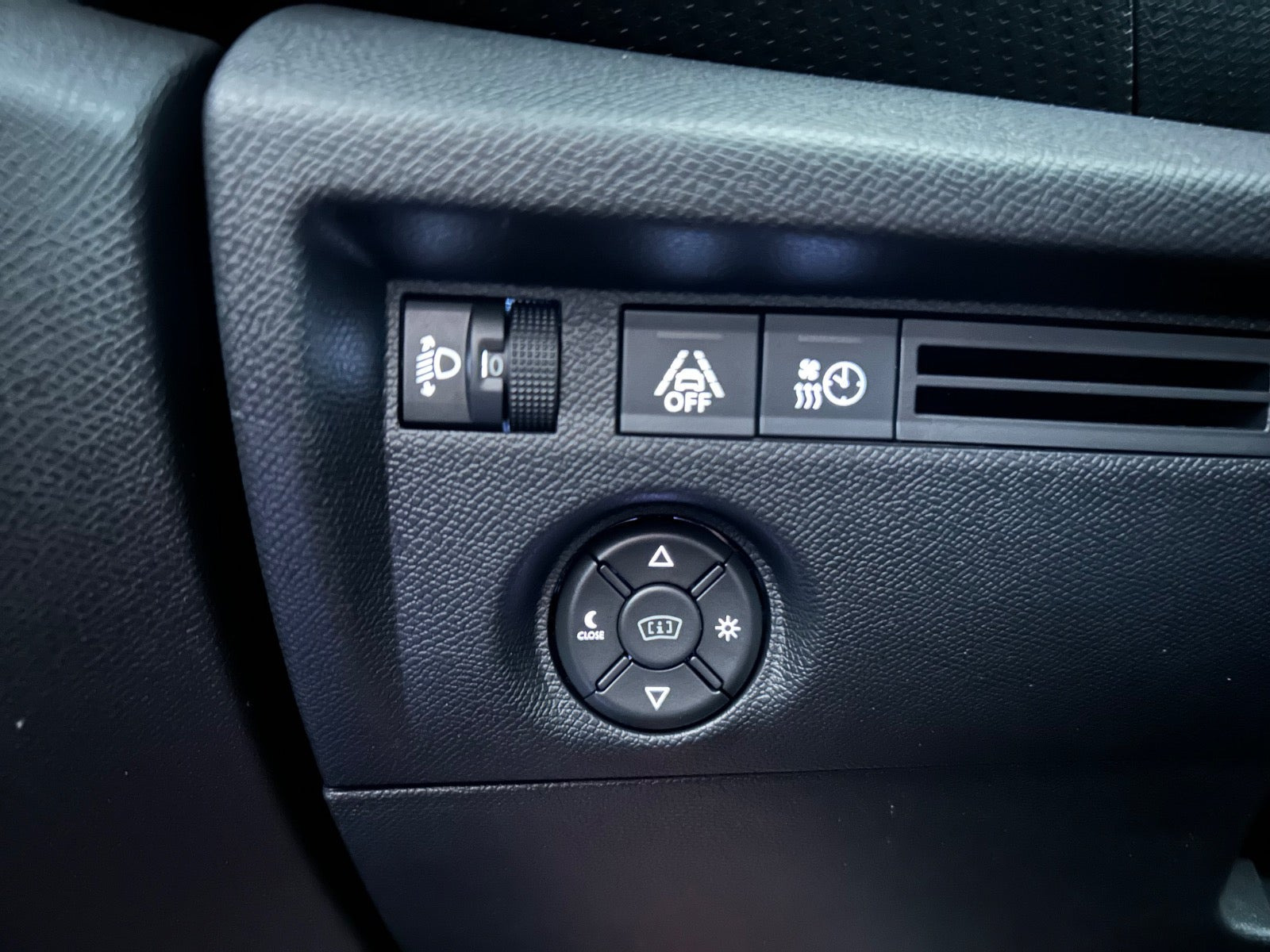 Blå Citroën ë-C4 fra 2022