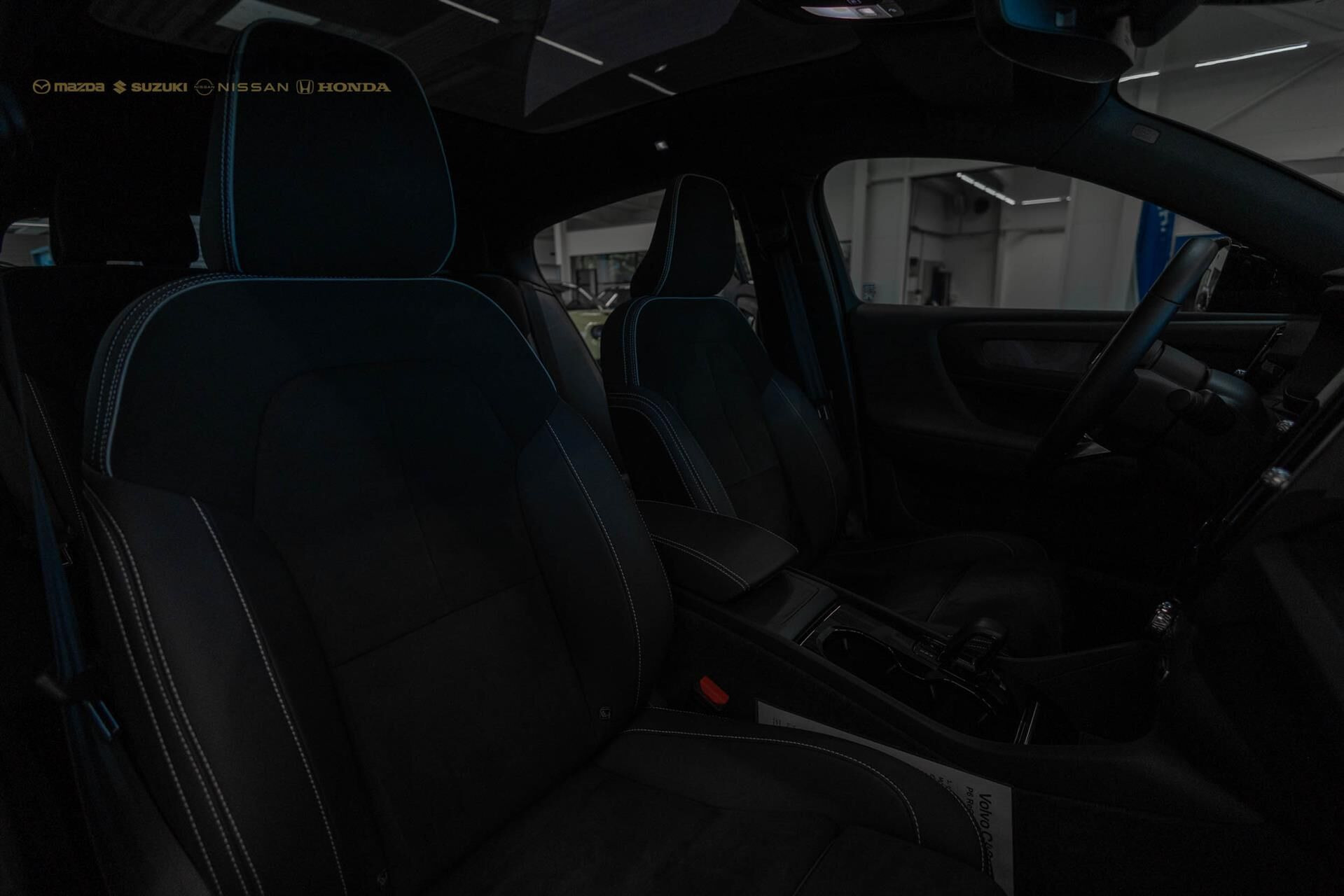 Sort Volvo C40 fra 2023