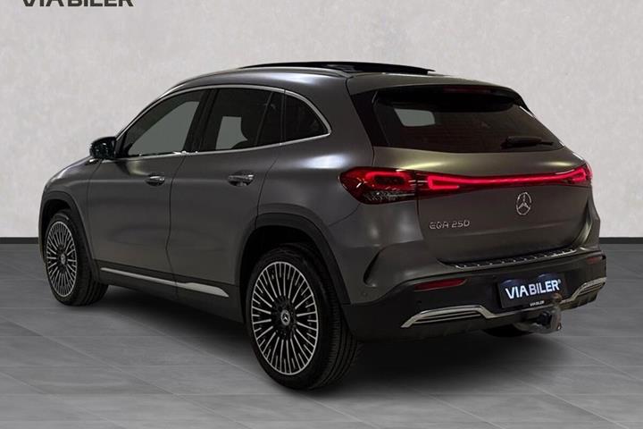 Grå Mercedes EQA250 fra 2021