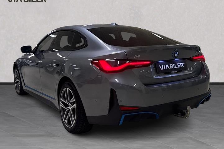 Grå BMW i4 fra 2023