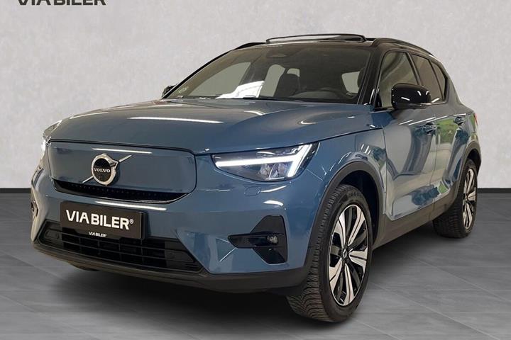 Blå Volvo XC40 fra 2022