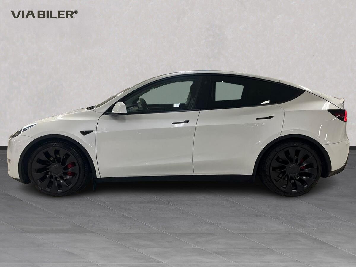 undefined Tesla Model Y fra 2023