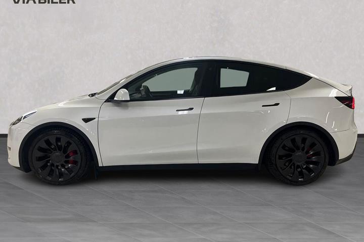 undefined Tesla Model Y fra 2023