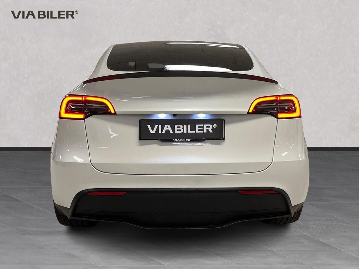 undefined Tesla Model Y fra 2023
