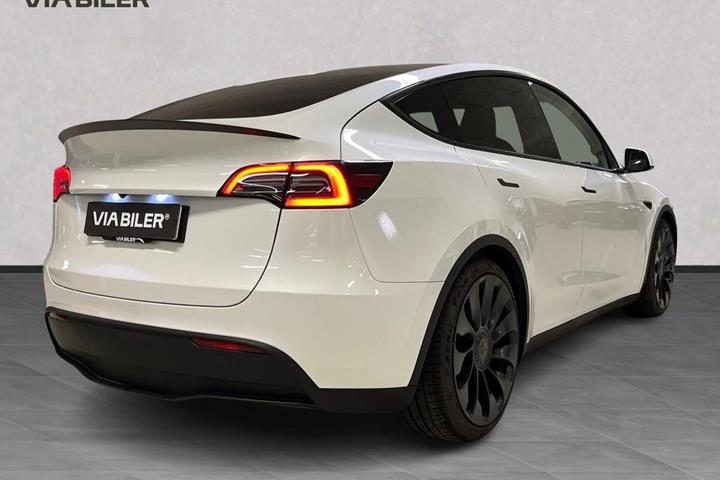 undefined Tesla Model Y fra 2023