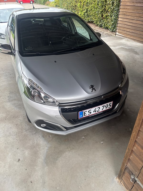 undefined Peugeot 208 fra 2016