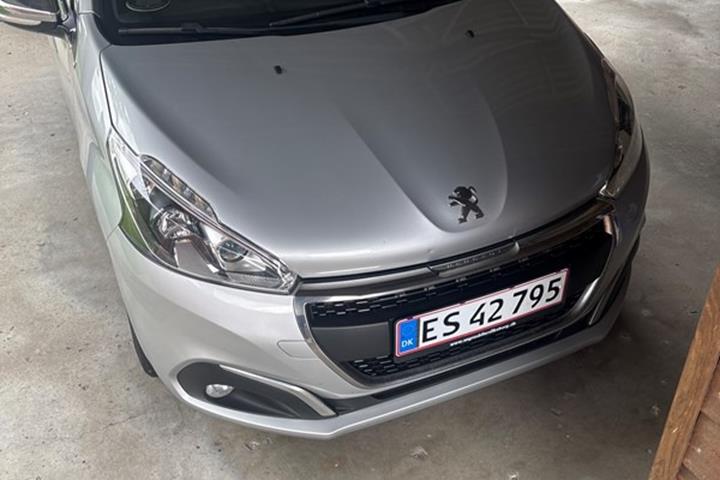 undefined Peugeot 208 fra 2016