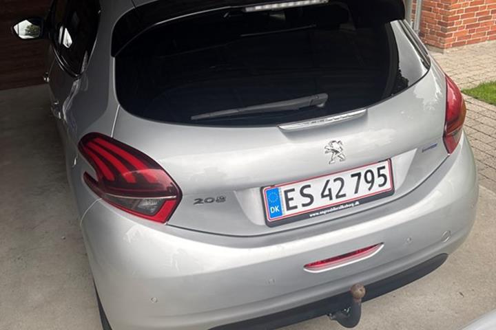undefined Peugeot 208 fra 2016