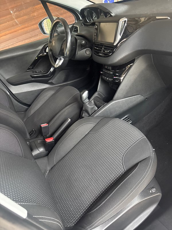 undefined Peugeot 208 fra 2016
