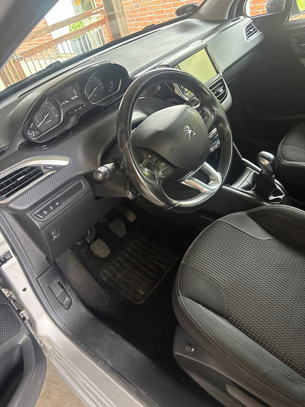 undefined Peugeot 208 fra 2016