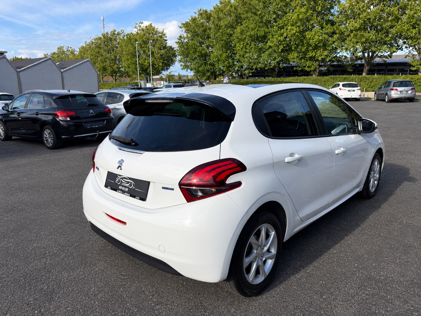 undefined Peugeot 208 fra 2016