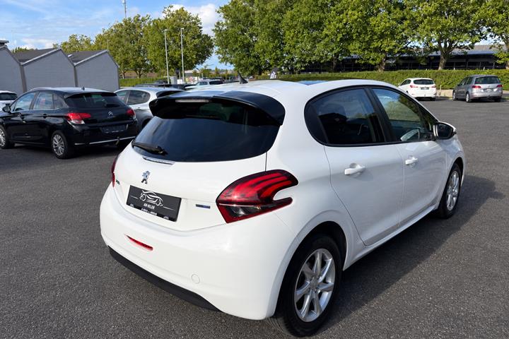 undefined Peugeot 208 fra 2016