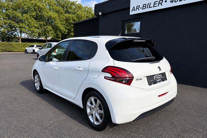 undefined Peugeot 208 fra 2016
