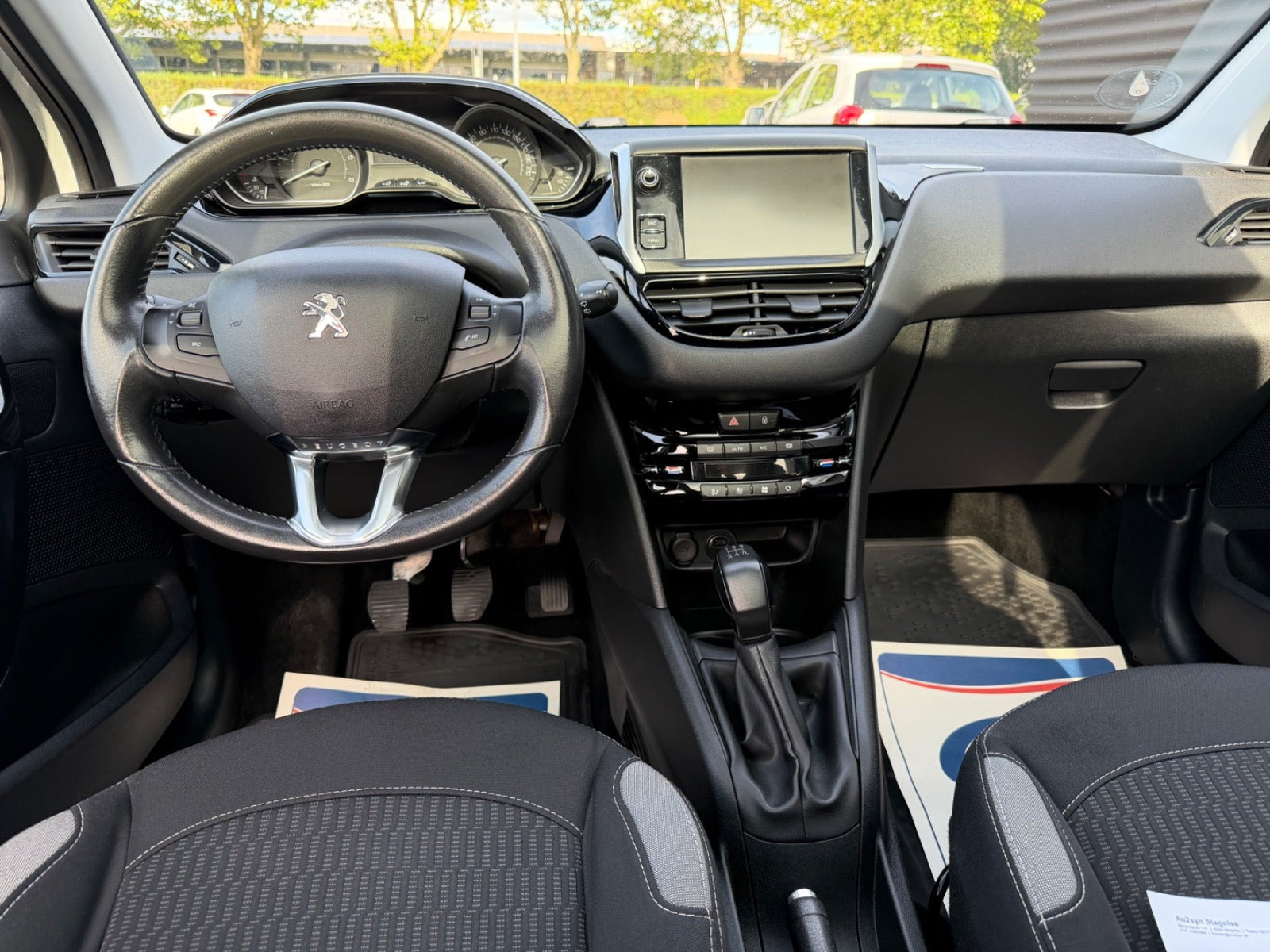 undefined Peugeot 208 fra 2016