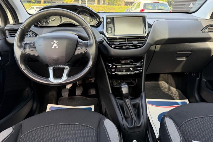 undefined Peugeot 208 fra 2016