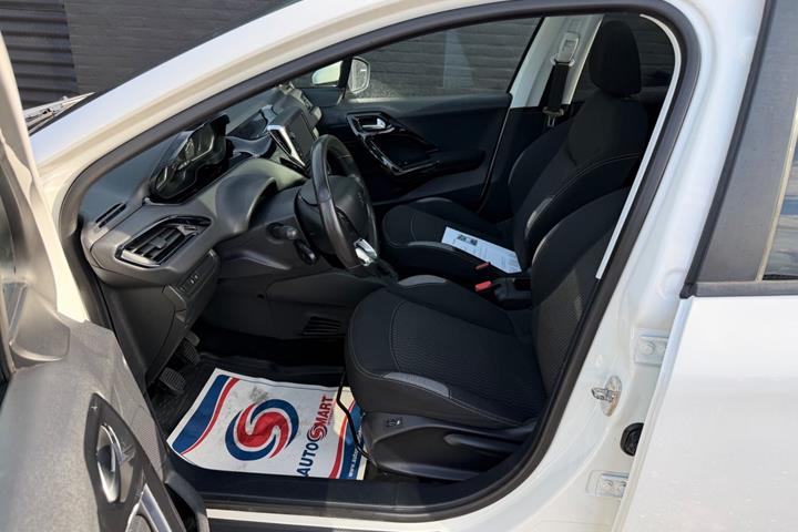 undefined Peugeot 208 fra 2016