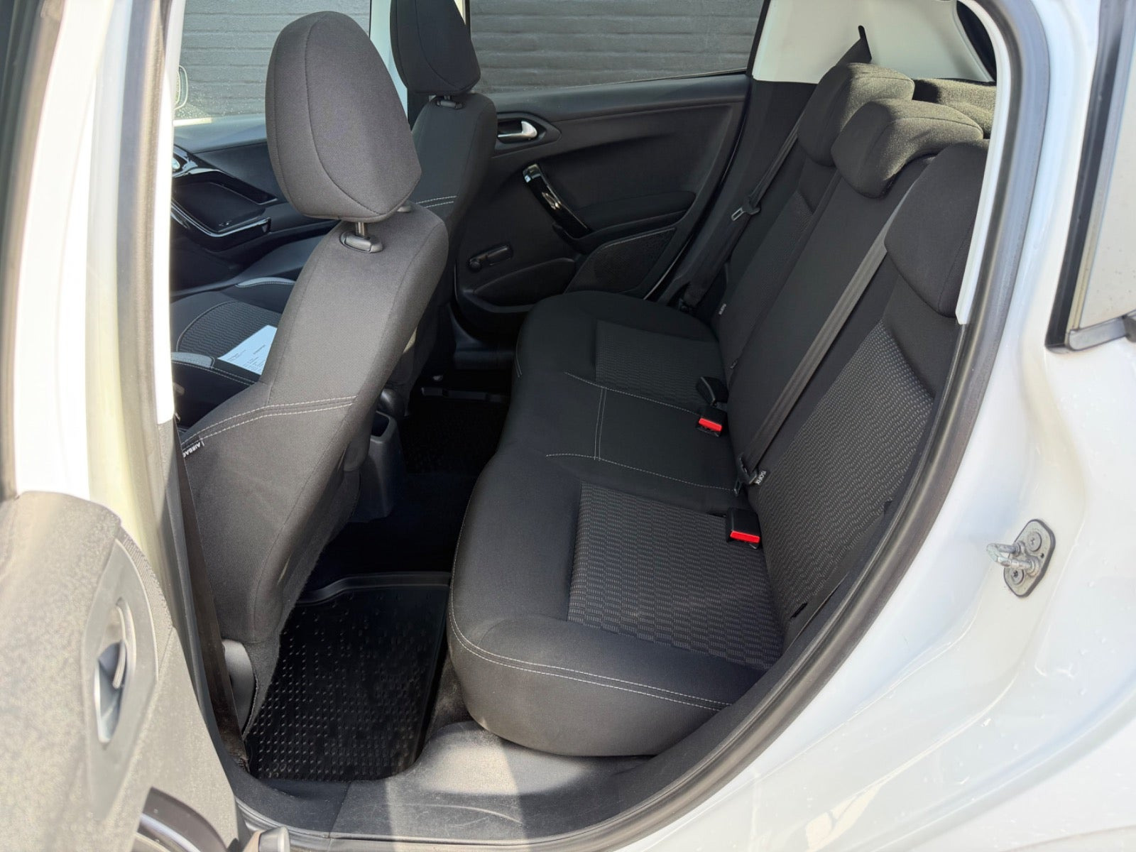 undefined Peugeot 208 fra 2016