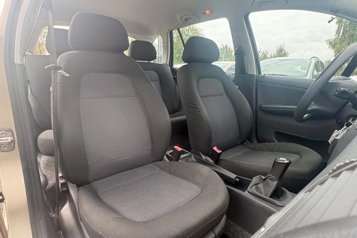 Beige Skoda Fabia fra 2004