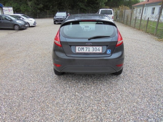 Grå Ford Fiesta fra 2009