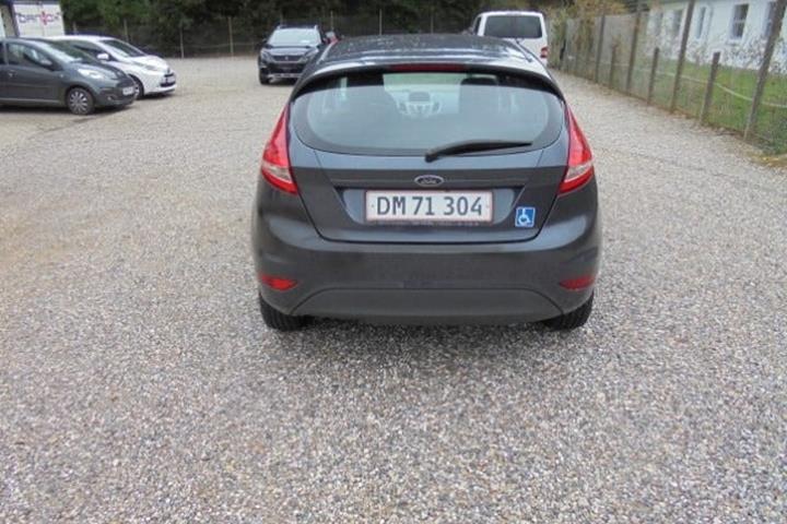 Grå Ford Fiesta fra 2009