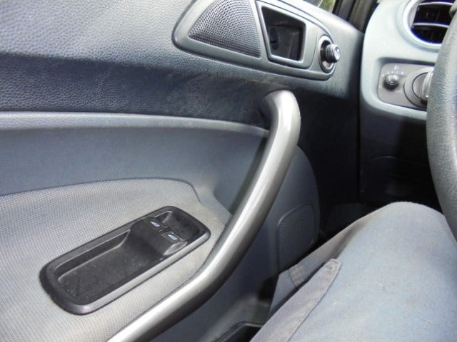 Grå Ford Fiesta fra 2009