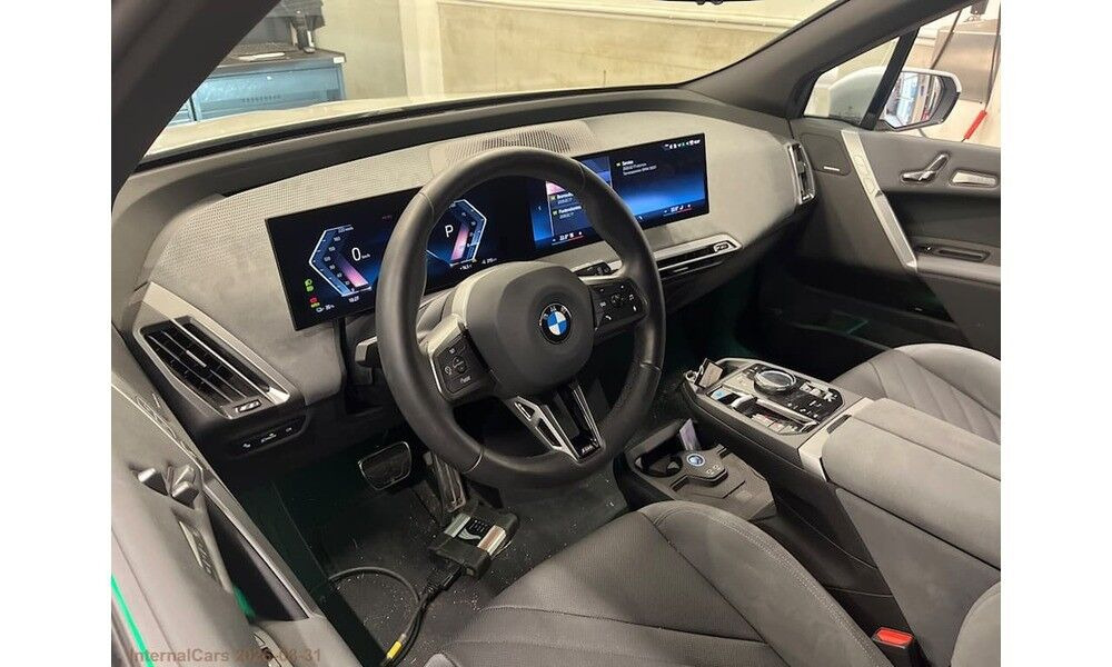 Hvid BMW iX fra 2026