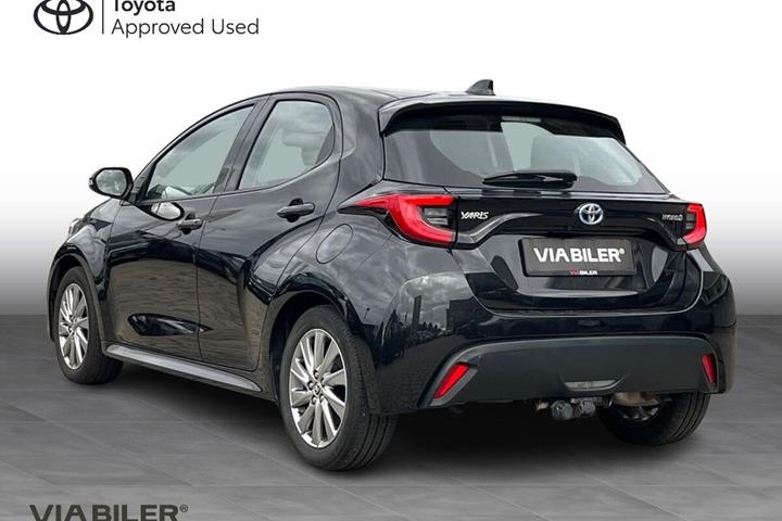 Sort Toyota Yaris fra 2023
