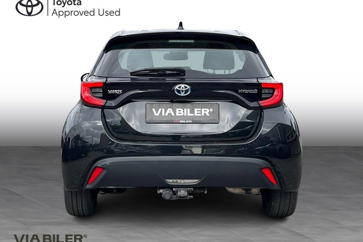 Sort Toyota Yaris fra 2023
