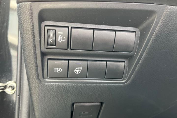 Sort Toyota Yaris fra 2023