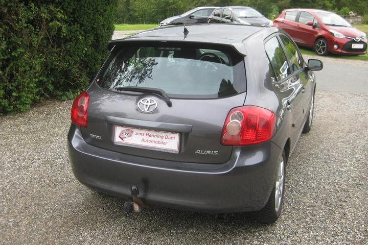 Sort Toyota Auris fra 2009
