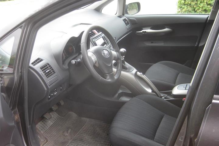 Sort Toyota Auris fra 2009